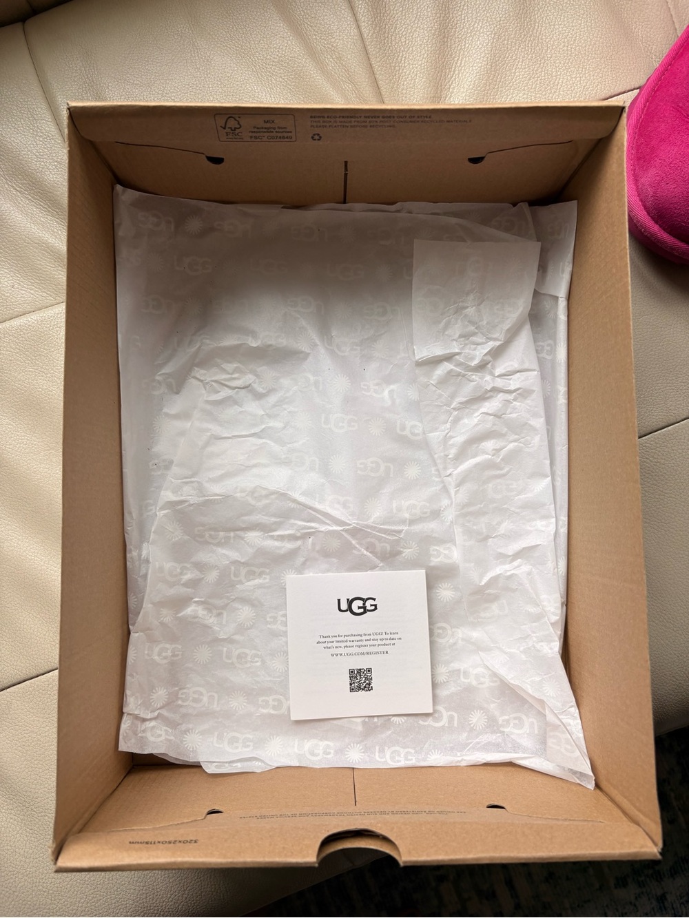 Girls UGG Classic Short Boots in Vibrant Pink Suede - Picture 8 of 9